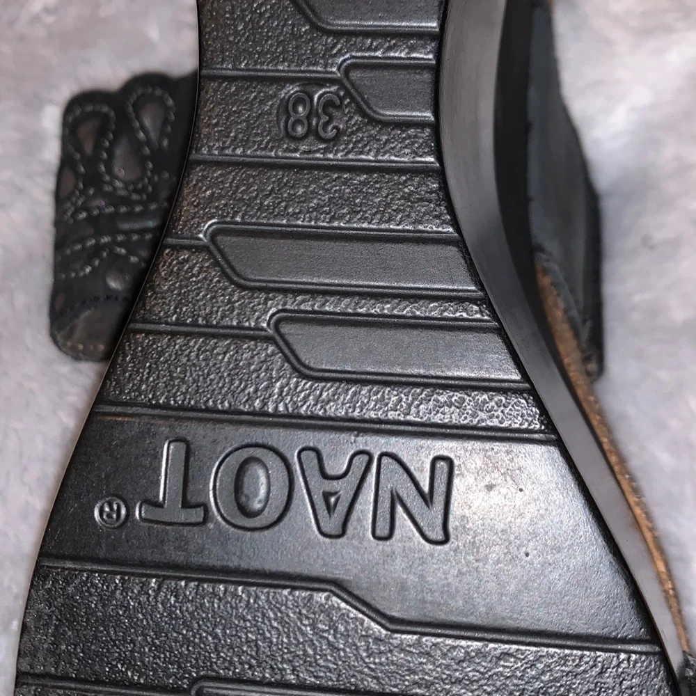 NAOT Rise Oily Coal Nubuck/Shadow Gray Nubuck size 7 store display retail 151